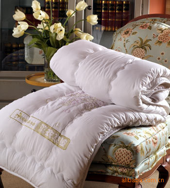 供應優(yōu)質熏衣草被 | 上海豐晶物貿發(fā)展有限公司 - 專業(yè)床品套裝供應商